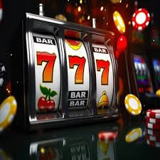 Filipino player celebrating a big win on 100jili slots on mobile phone